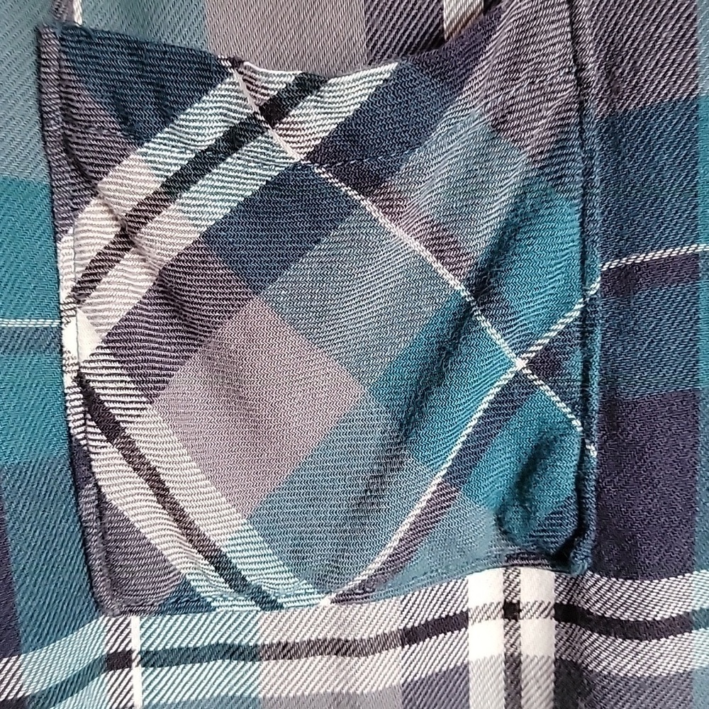 Aeropostale women's large, long sleeved, buttondown plaid shirt, blue and green. - Picture 4 of 7
